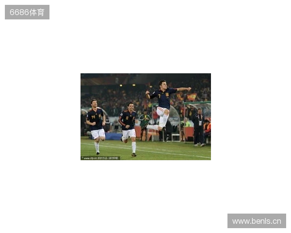 比利亚:西班牙有很多球员能胜任9号位;我非常欣赏小蜘蛛 比利亚:西班牙有很多球员能胜任9号位;我非常欣赏小蜘蛛