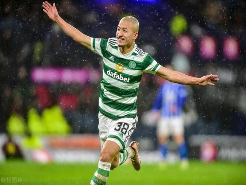 英媒:埃弗顿、利兹联等5家英超俱乐部有意日本国脚前田大然